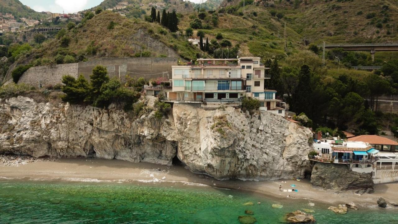 Mare Roccia Beachfront Apartment Taormina Luaran gambar