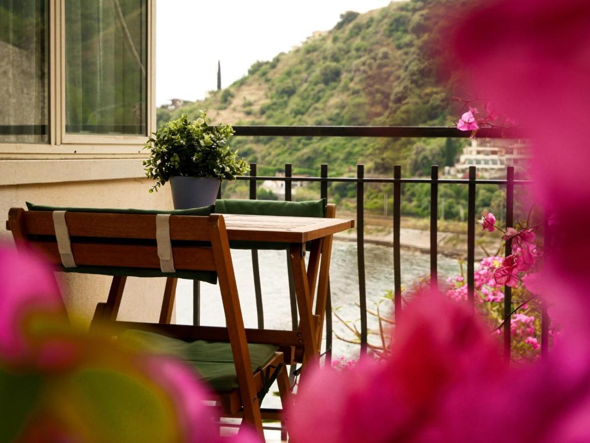 Mare Roccia Beachfront Apartment Taormina Luaran gambar
